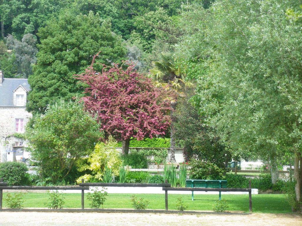 Bed and Breakfast A L'Abri Des Vents Saint-Jean-le-Thomas Esterno foto