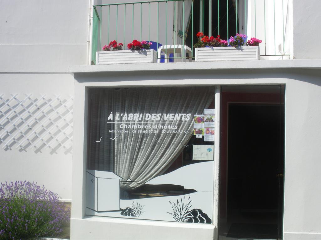 Bed and Breakfast A L'Abri Des Vents Saint-Jean-le-Thomas Esterno foto